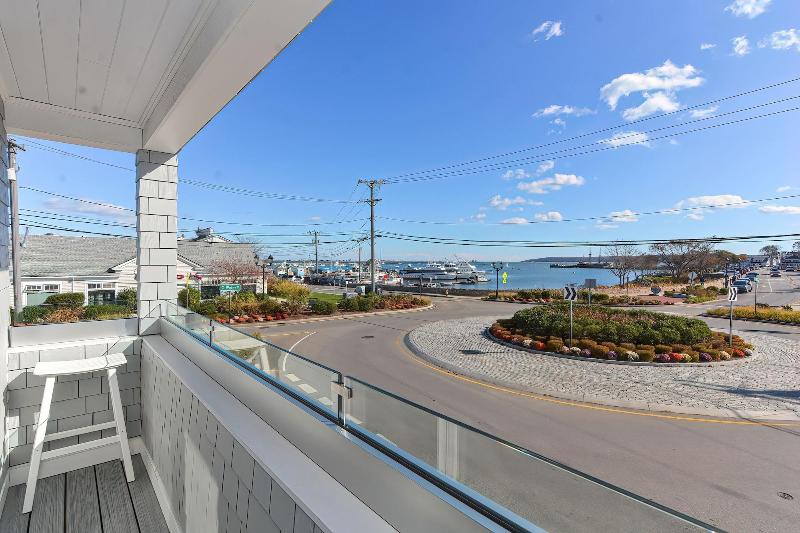 Harbourtown Suites image
