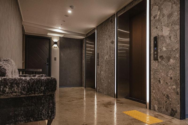 Lemain Hotel Seogwipo image