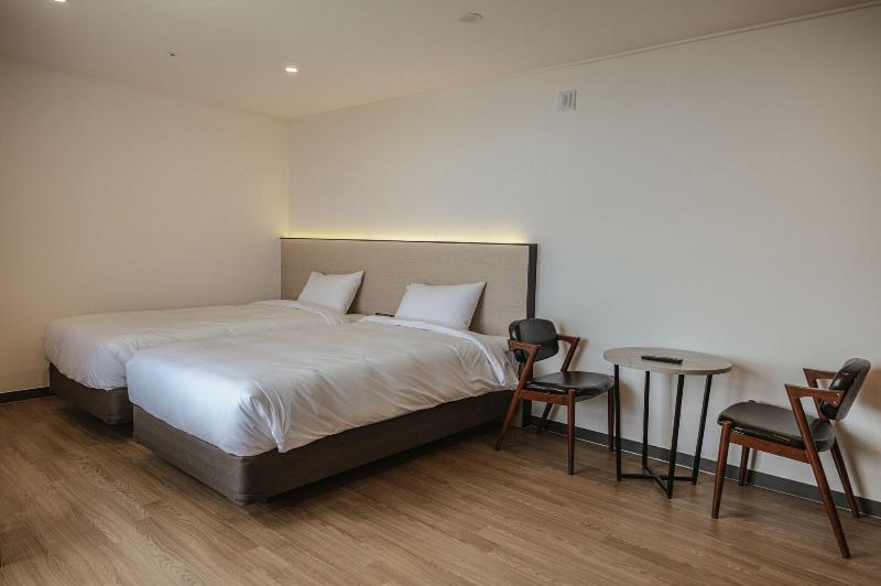 Lemain Hotel Seogwipo image