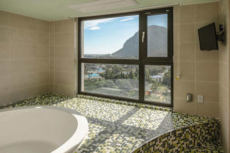 Lemain Hotel Seogwipo image