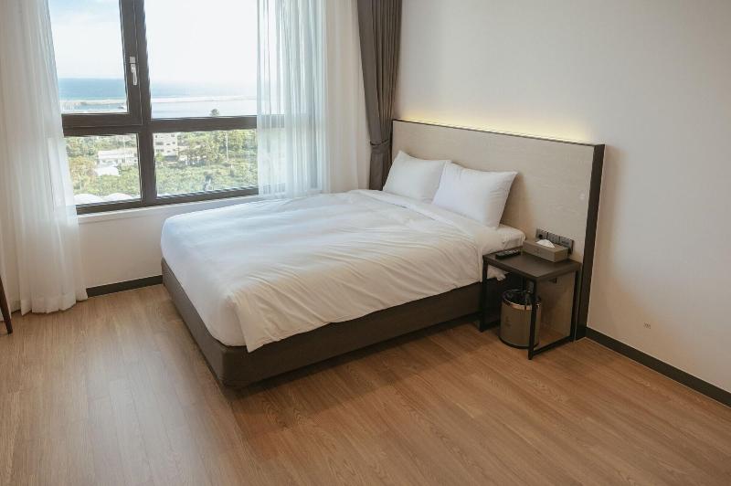 Lemain Hotel Seogwipo image