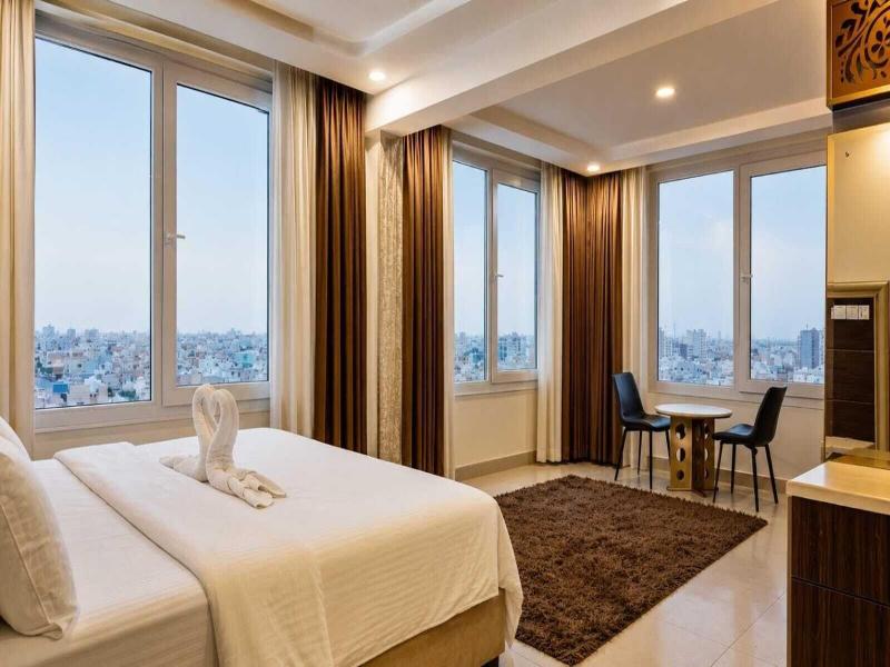 Diamond Star Hotel image