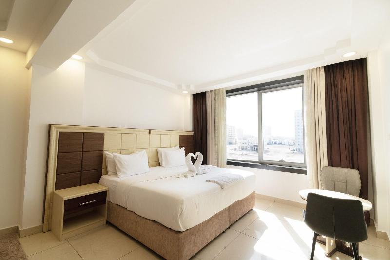 Diamond Star Hotel image