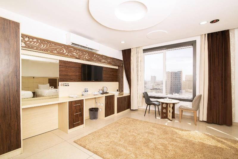 Diamond Star Hotel image