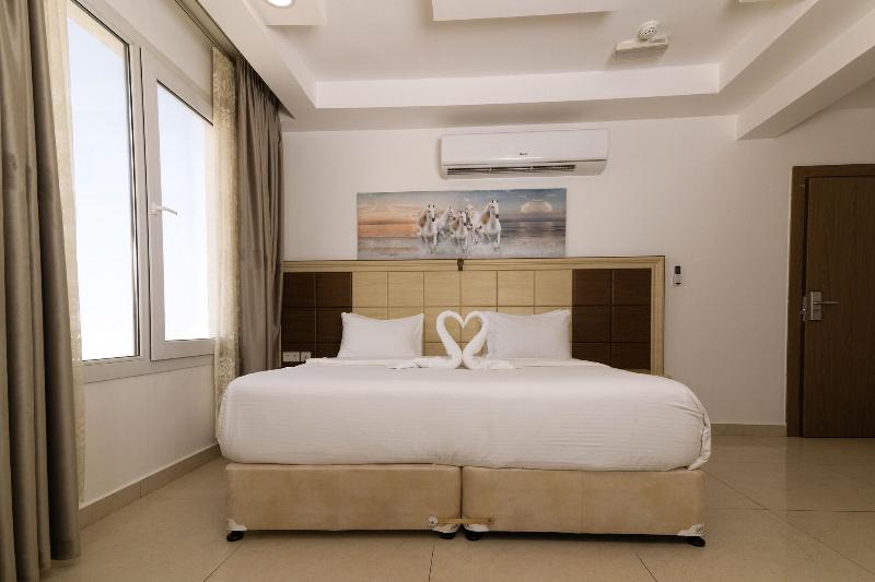 Diamond Star Hotel image
