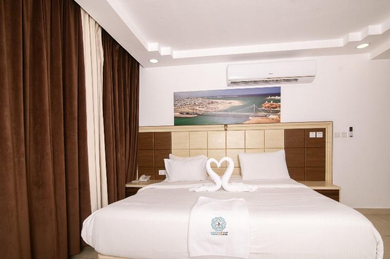 Diamond Star Hotel image