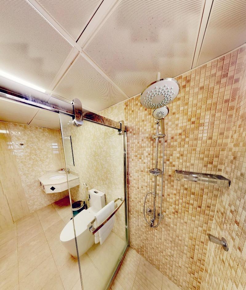 Diamond Star Hotel image