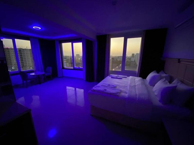 Diamond Star Hotel image