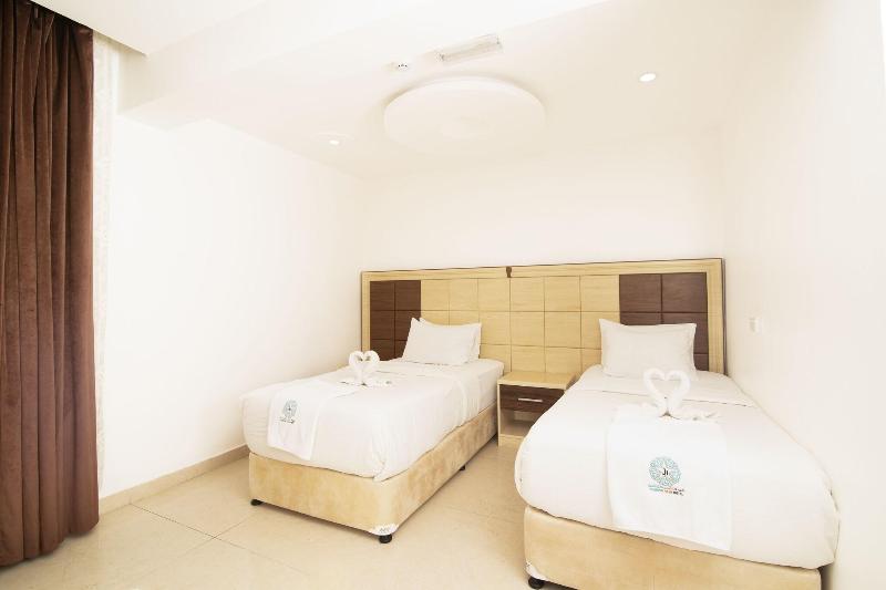 Diamond Star Hotel image