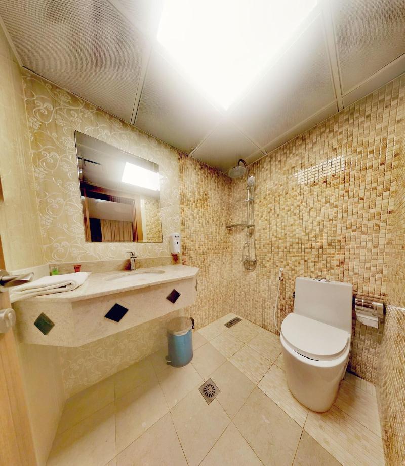 Diamond Star Hotel image