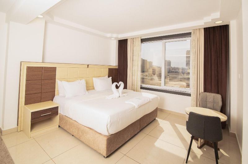 Diamond Star Hotel image