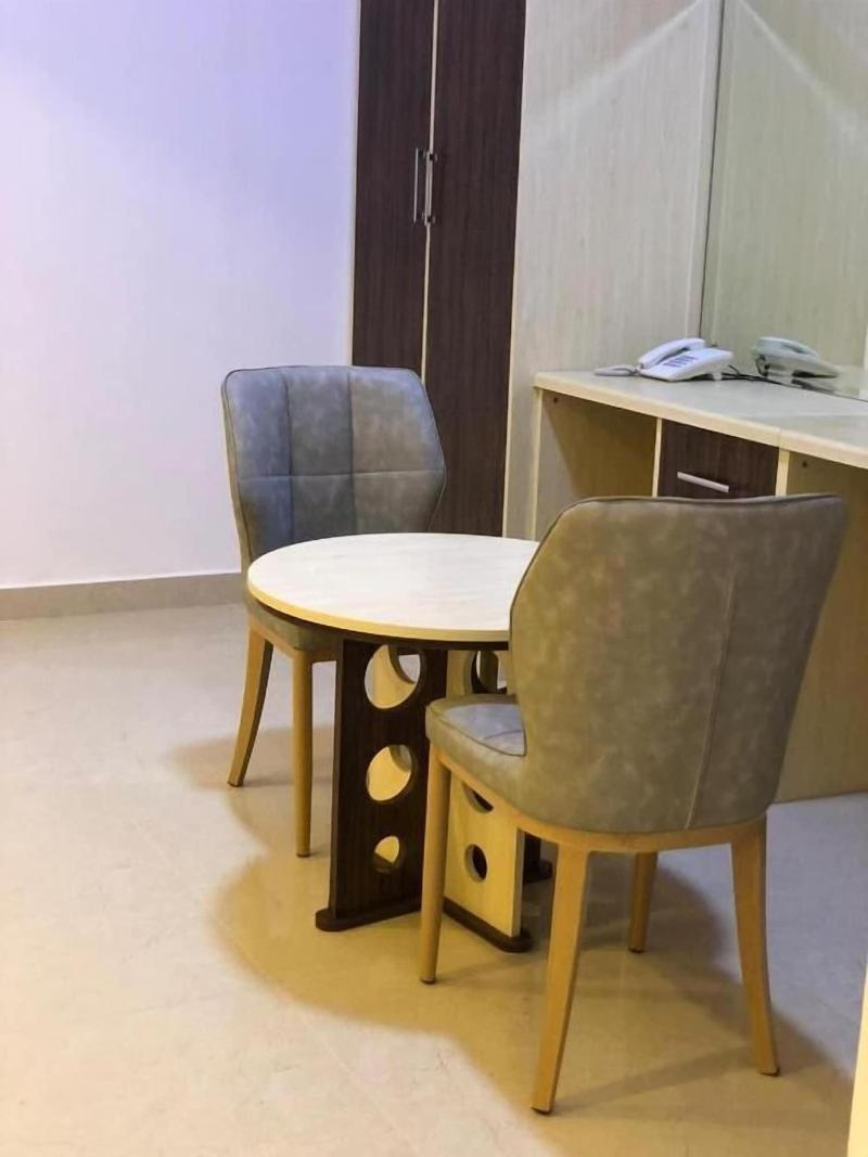 Diamond Star Hotel image