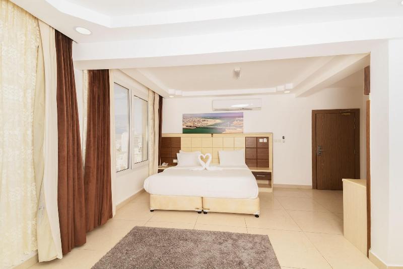 Diamond Star Hotel image