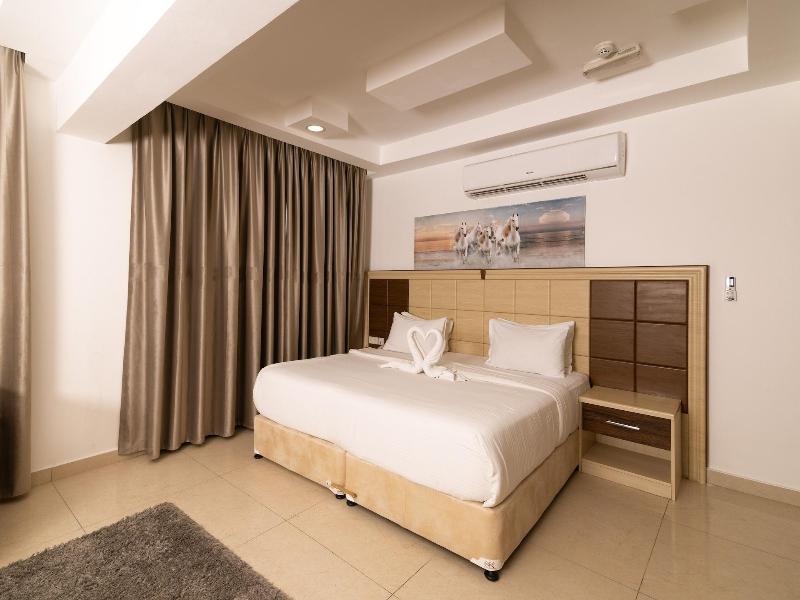 Diamond Star Hotel image