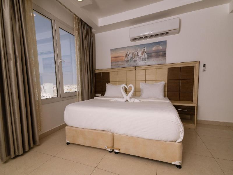 Diamond Star Hotel image