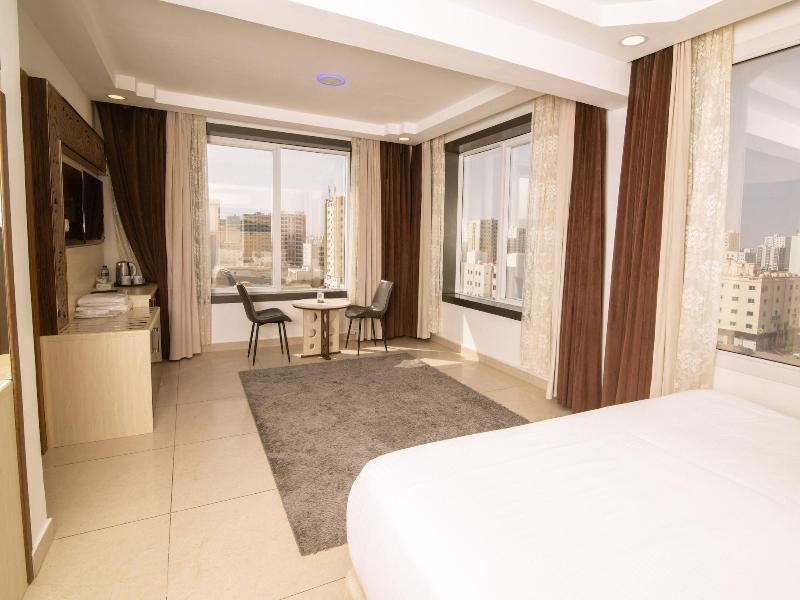 Diamond Star Hotel image