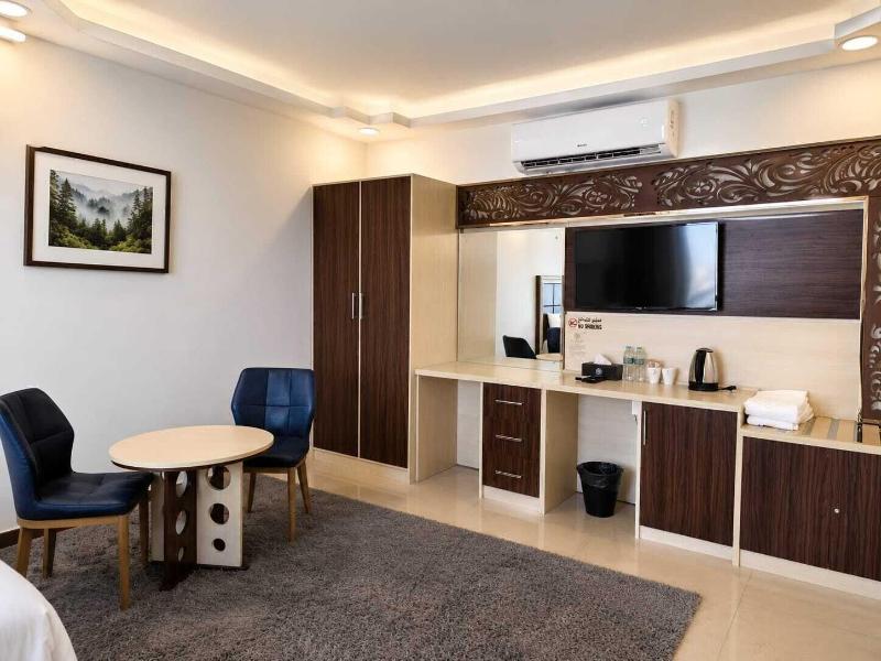 Diamond Star Hotel image