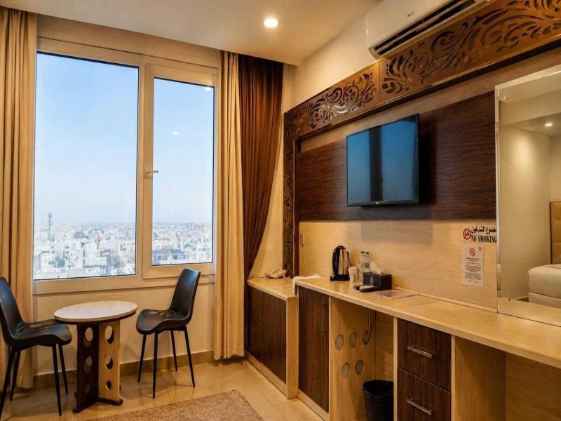 Diamond Star Hotel image