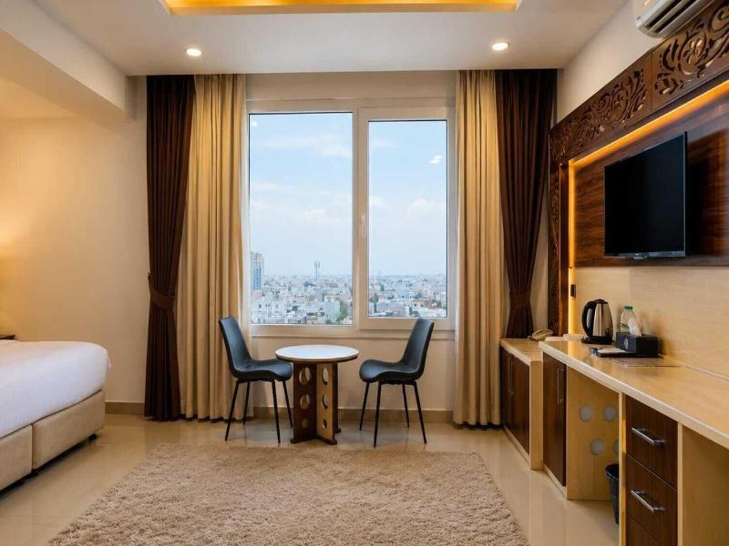 Diamond Star Hotel image
