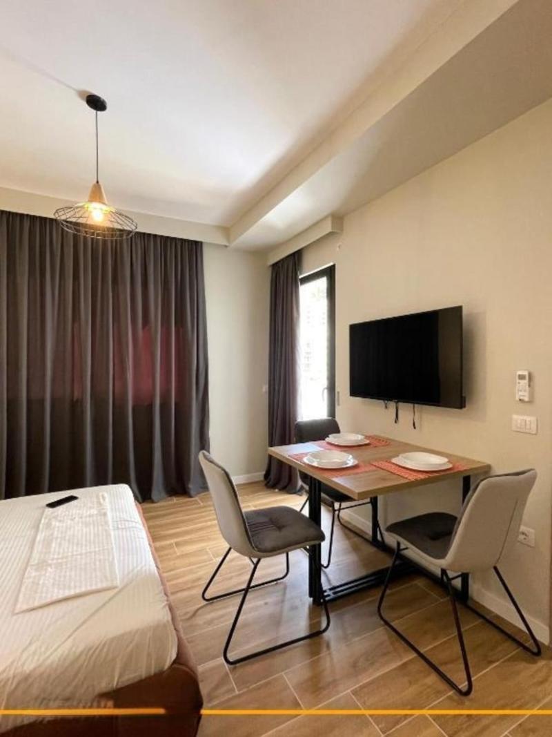 Joanna Suites image