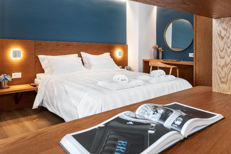 Days City Suites - Image 8