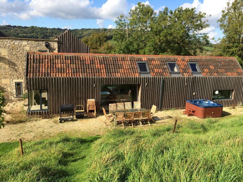 Large Boutique Holiday House With New Hot Tub Near — main photo