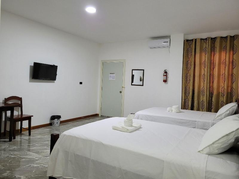Day Night Hotel image
