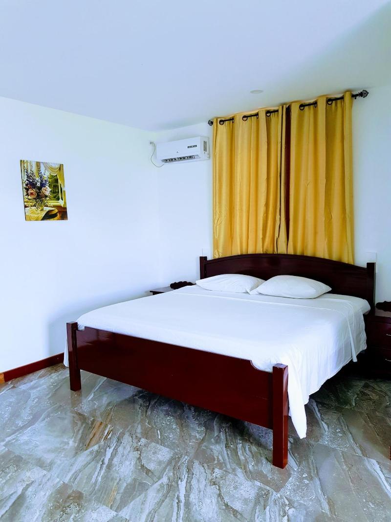Day Night Hotel image
