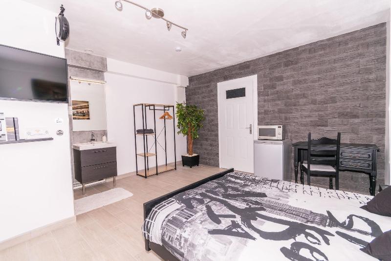 Private Comfortable Apartments image