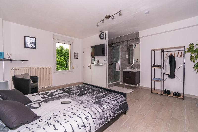 Private Comfortable Apartments image
