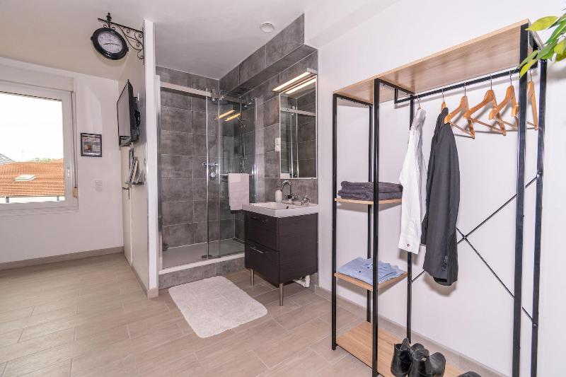 Private Comfortable Apartments image