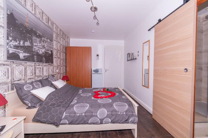 Private Comfortable Apartments image