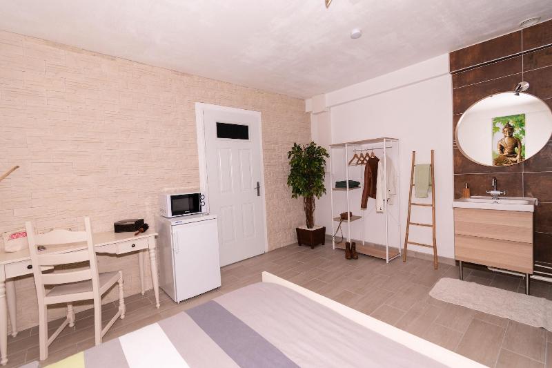 Private Comfortable Apartments image