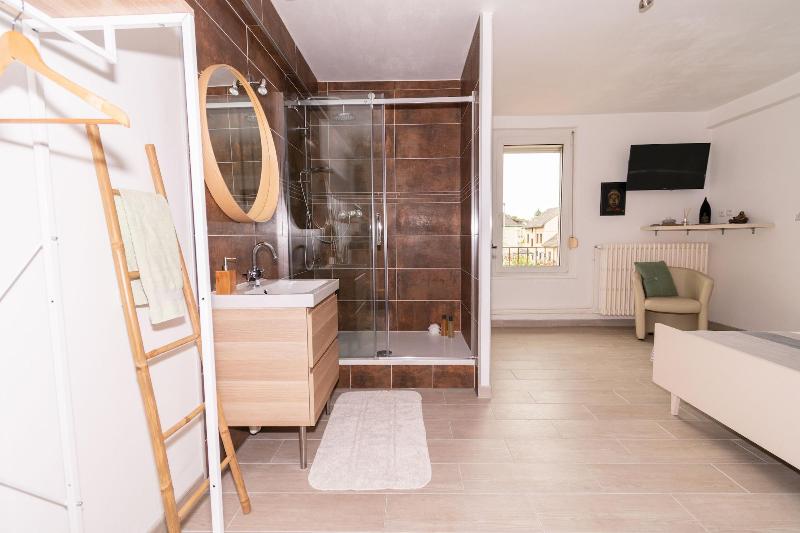 Private Comfortable Apartments image