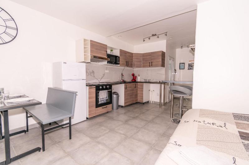 Private Comfortable Apartments image