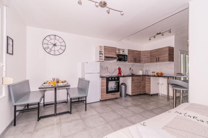 Private Comfortable Apartments image