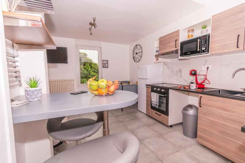 Private Comfortable Apartments image