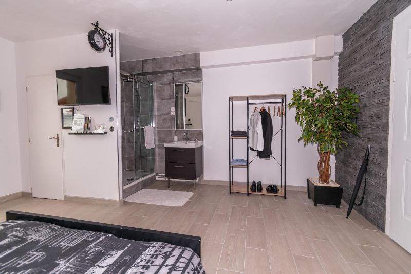 Private Comfortable Apartments image
