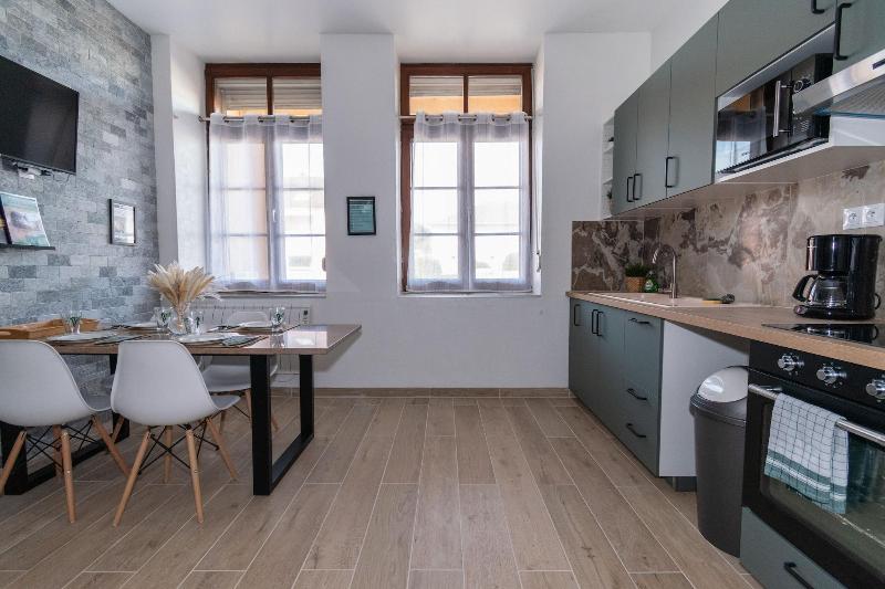 Private Comfortable Apartments image