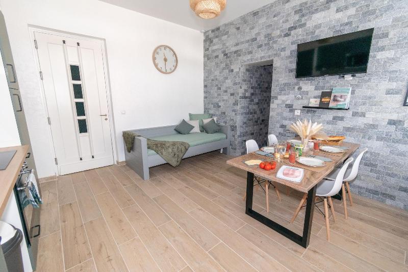Private Comfortable Apartments image