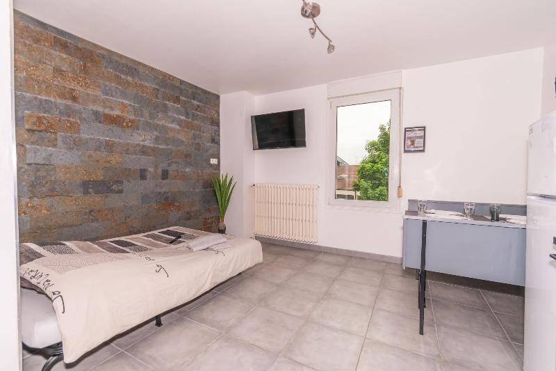 Private Comfortable Apartments image