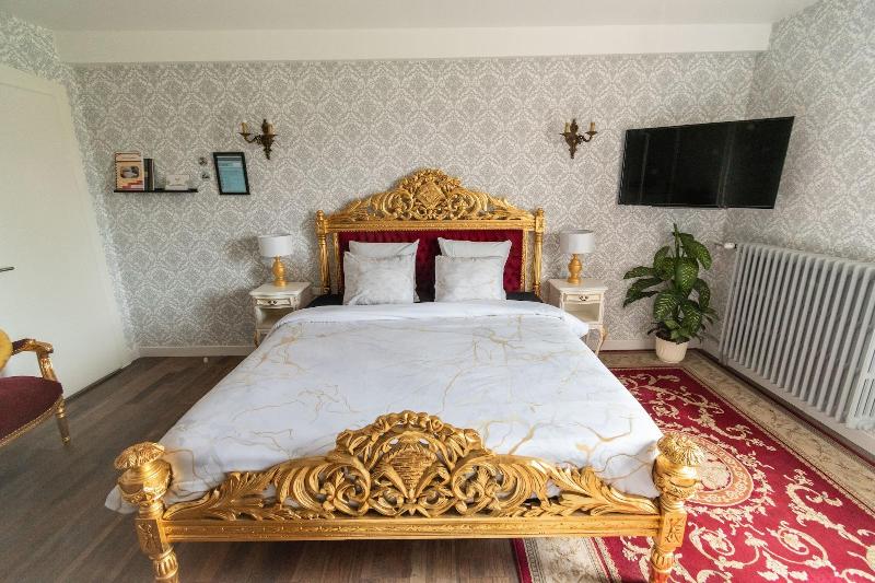 Private Comfortable Apartments image