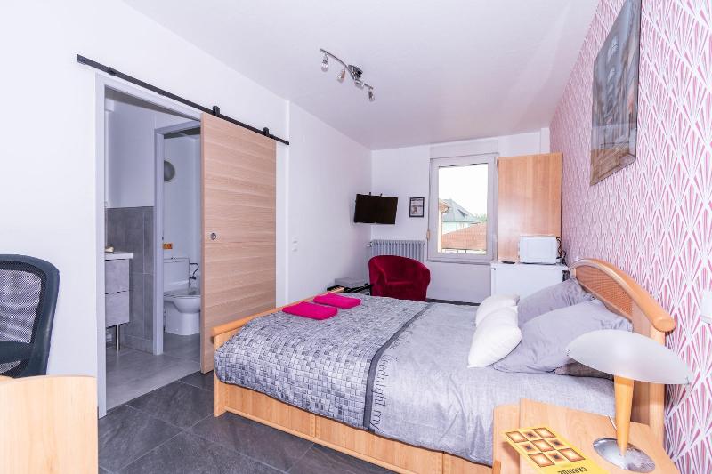Private Comfortable Apartments image