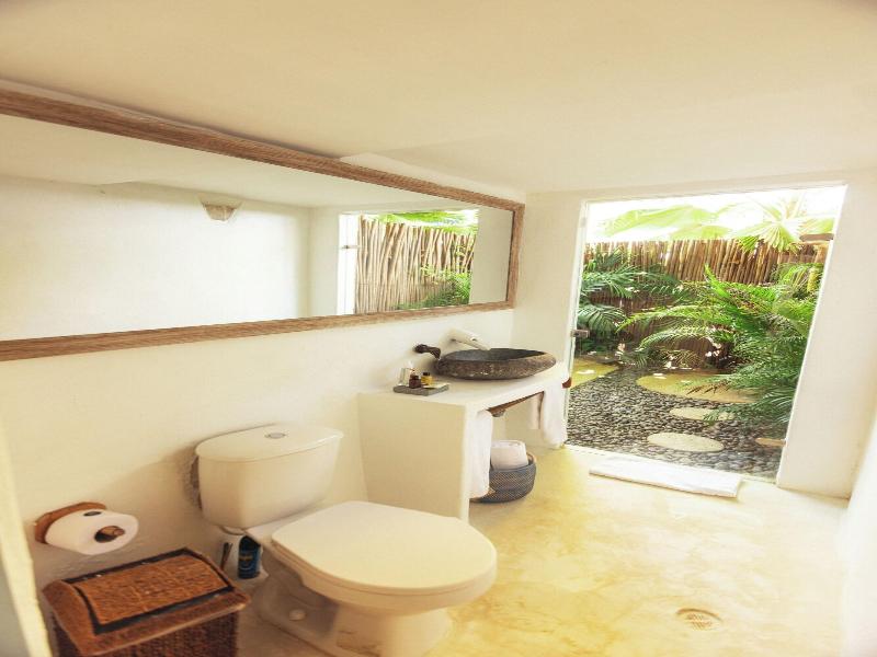 A Teka Slow Beach Hotel image
