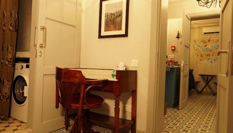 Tilas House No8 image