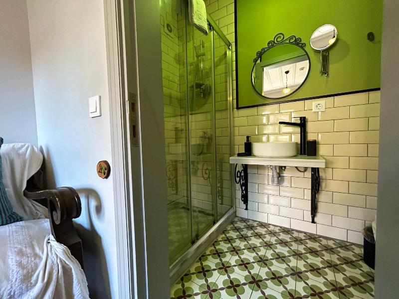 Tilas House No8 image
