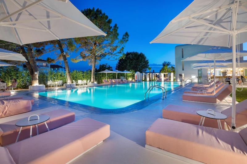 Cocoons Luxury Suites Villas