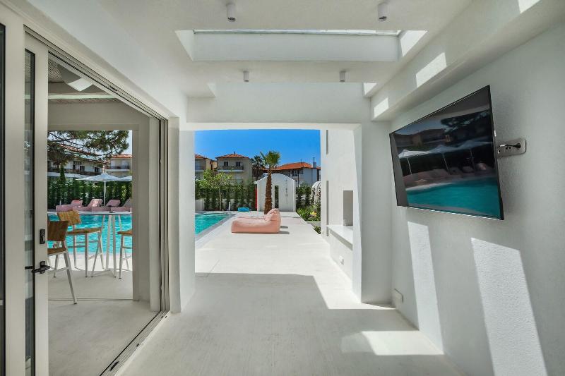 Cocoons Luxury Suites Villas