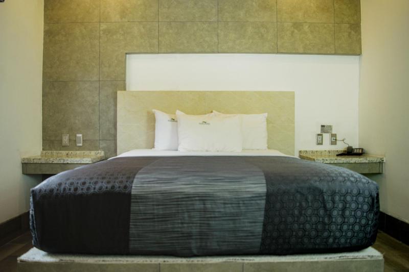 Hotel Jardin image