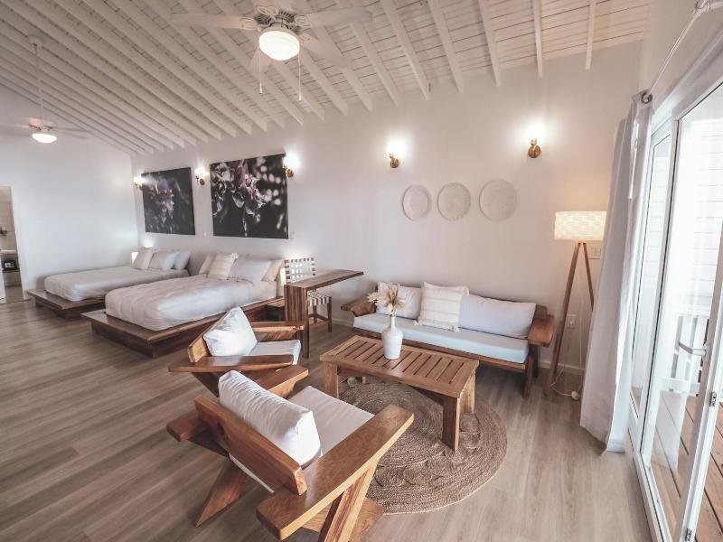 Luna Beach image